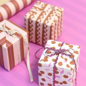 Cadeaupapier kersjes (HOP) 3